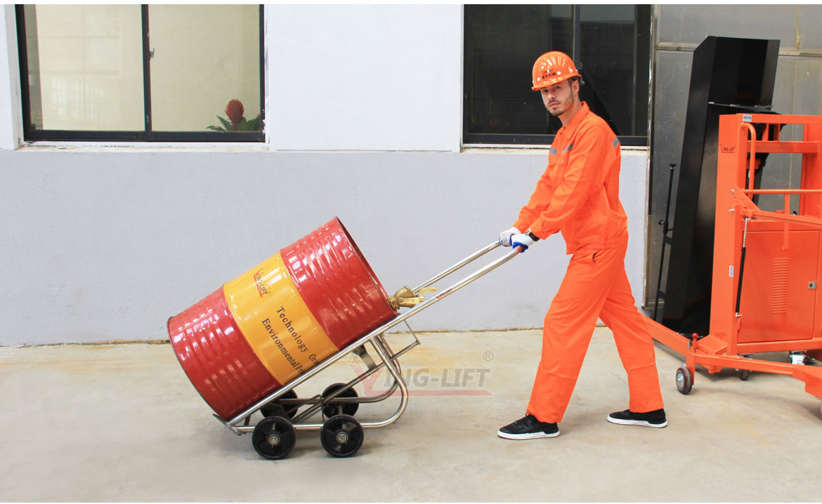 不銹鋼機(jī)械油桶車