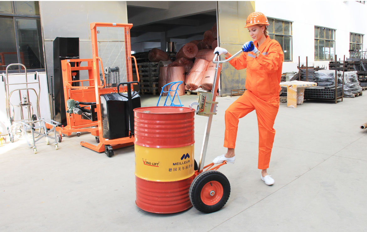 咬嘴油桶搬運(yùn)車