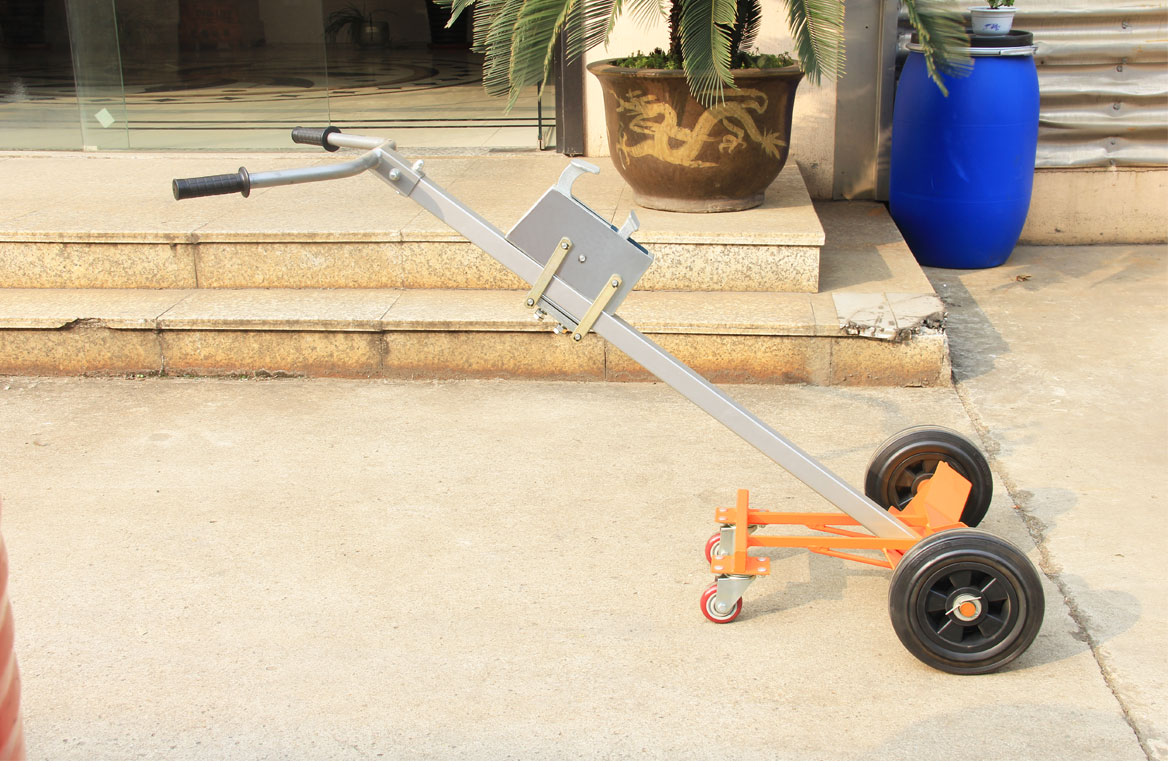 咬嘴油桶搬運車